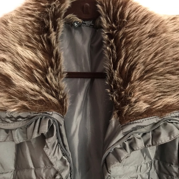 ? Jackets & Blazers - Adorable puffed vest Xl